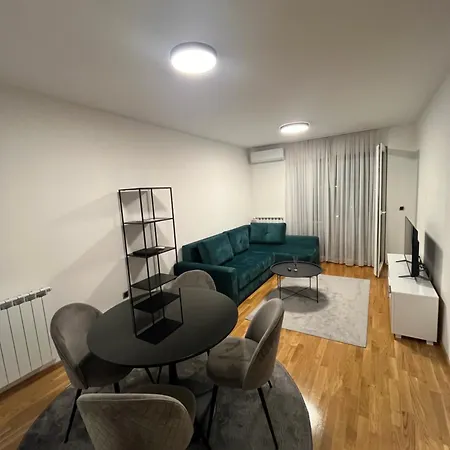 Apartman Bulevar Apartament *